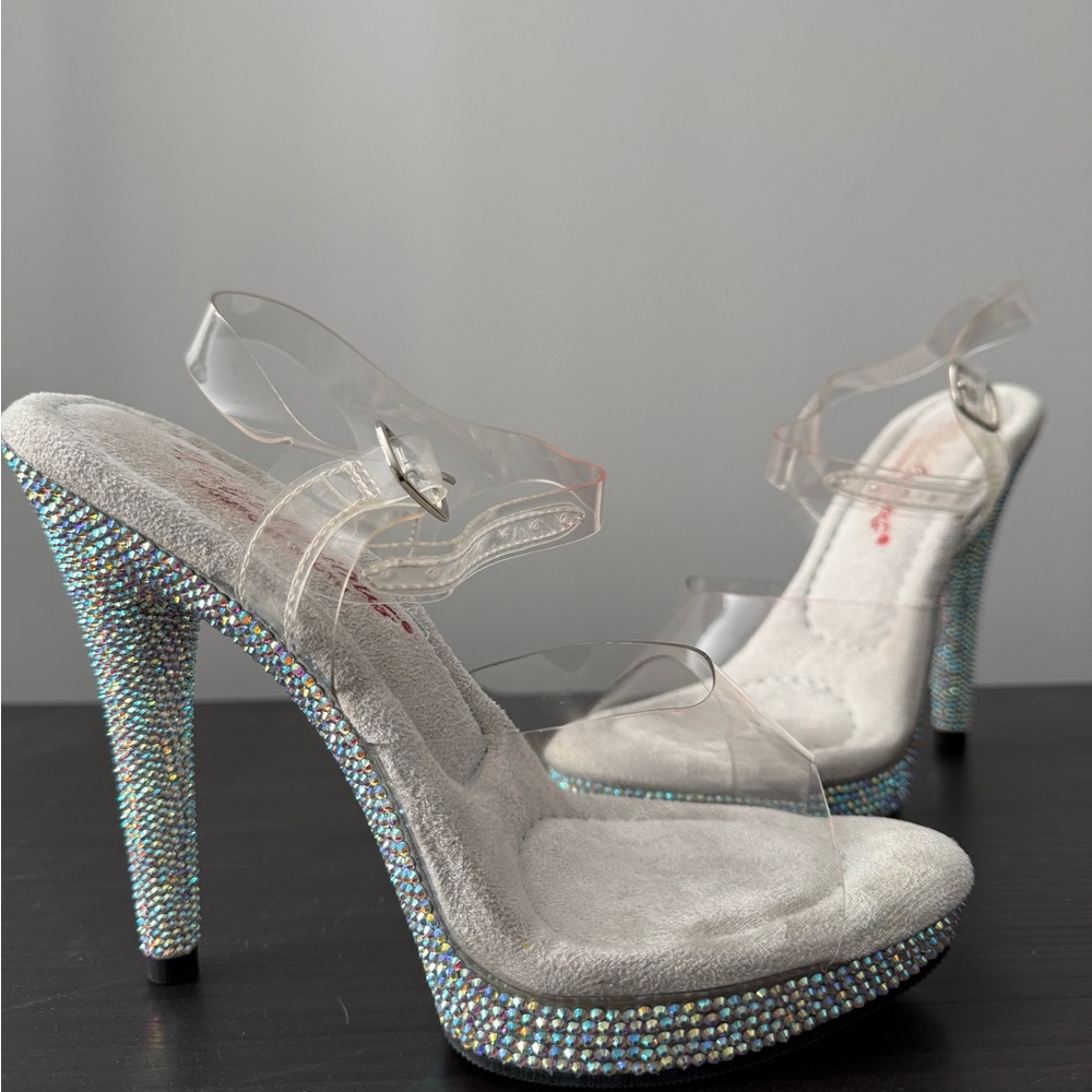 Fabulicious Heels (size 7)